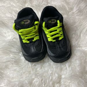 Boys’ Nike Airmax